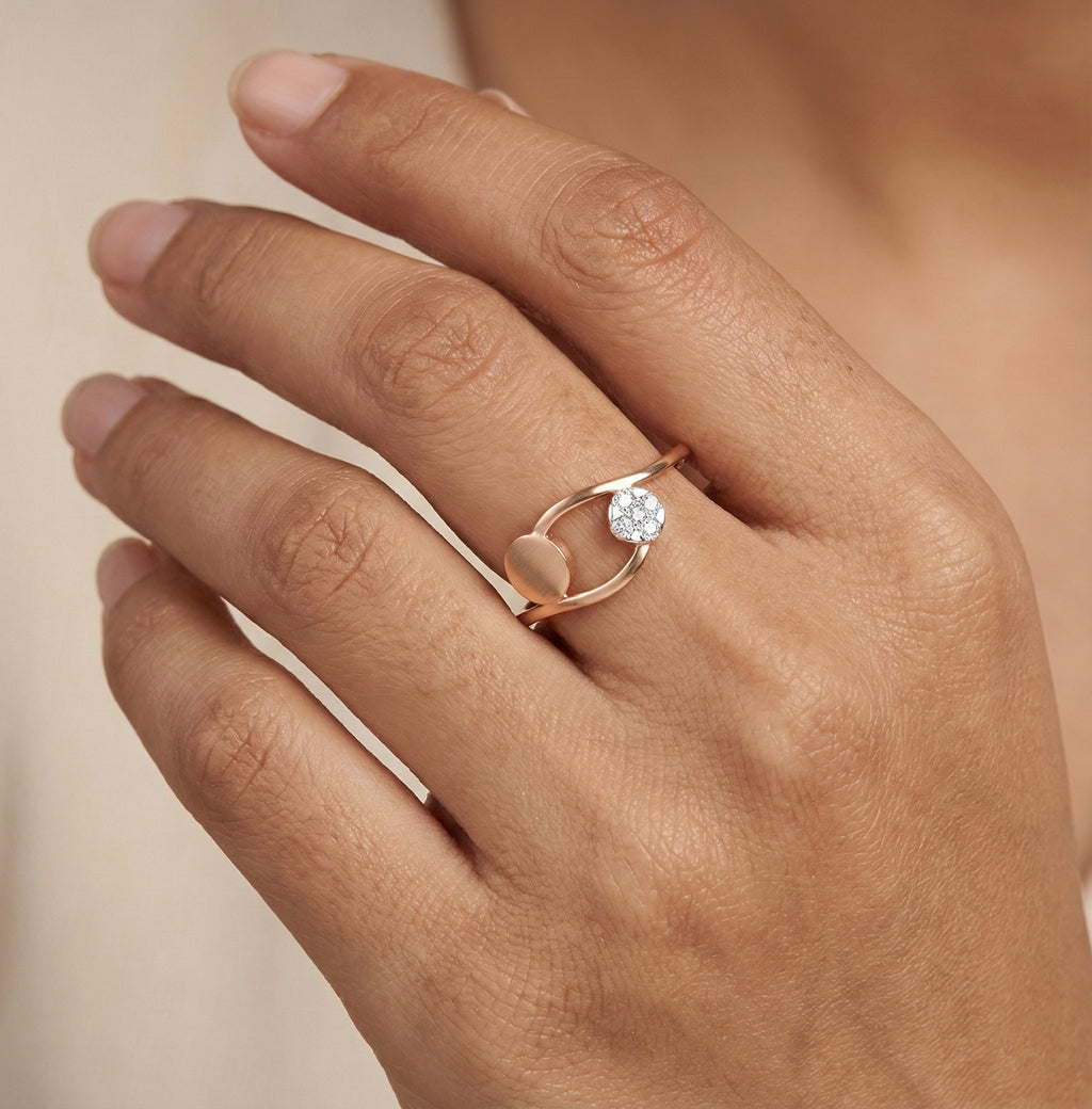 Serene Linea Diamond Gold Ring