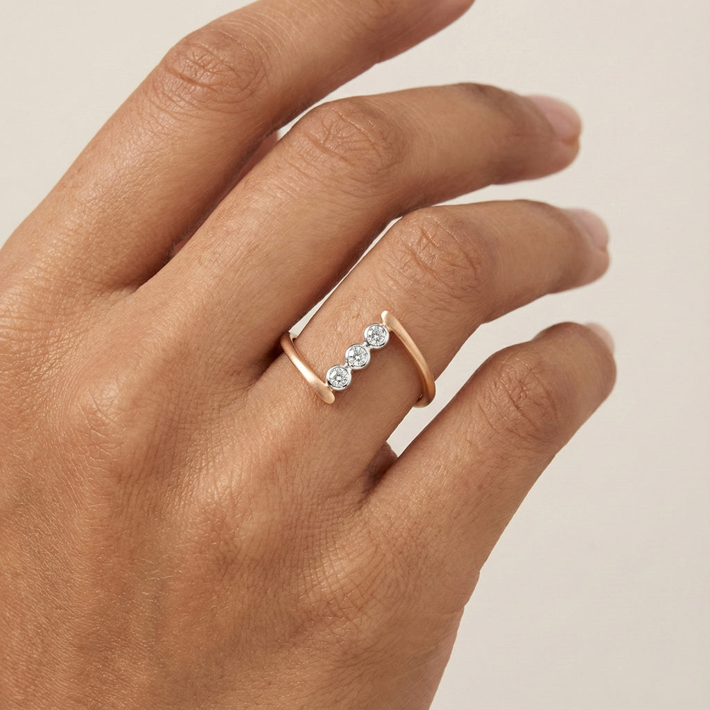 Minimal Grace Diamond Gold Ring